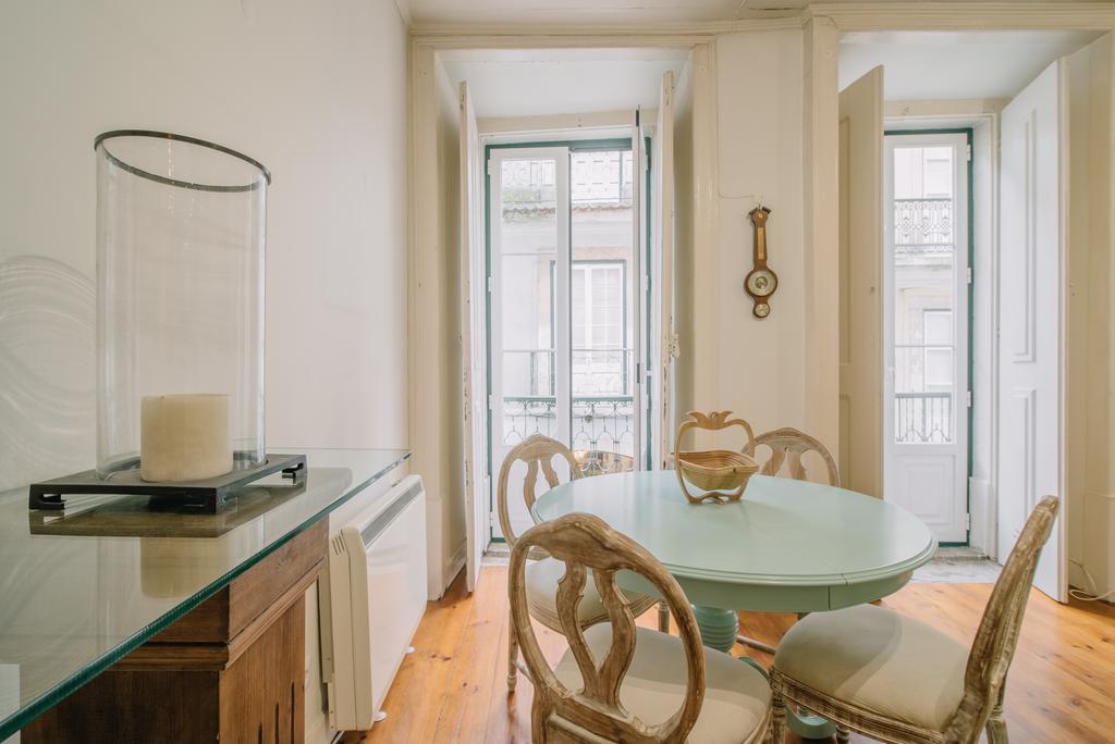 Camoes Deluxe Bairro Alto Leilighet Lisboa Eksteriør bilde
